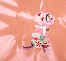Load image into Gallery viewer, Tie-dye sweater light cognac - lightpink with embroidered flower