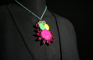 Necklace neon pink