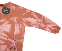 Load image into Gallery viewer, Tie-dye sweater light cognac - lightpink with embroidered flower
